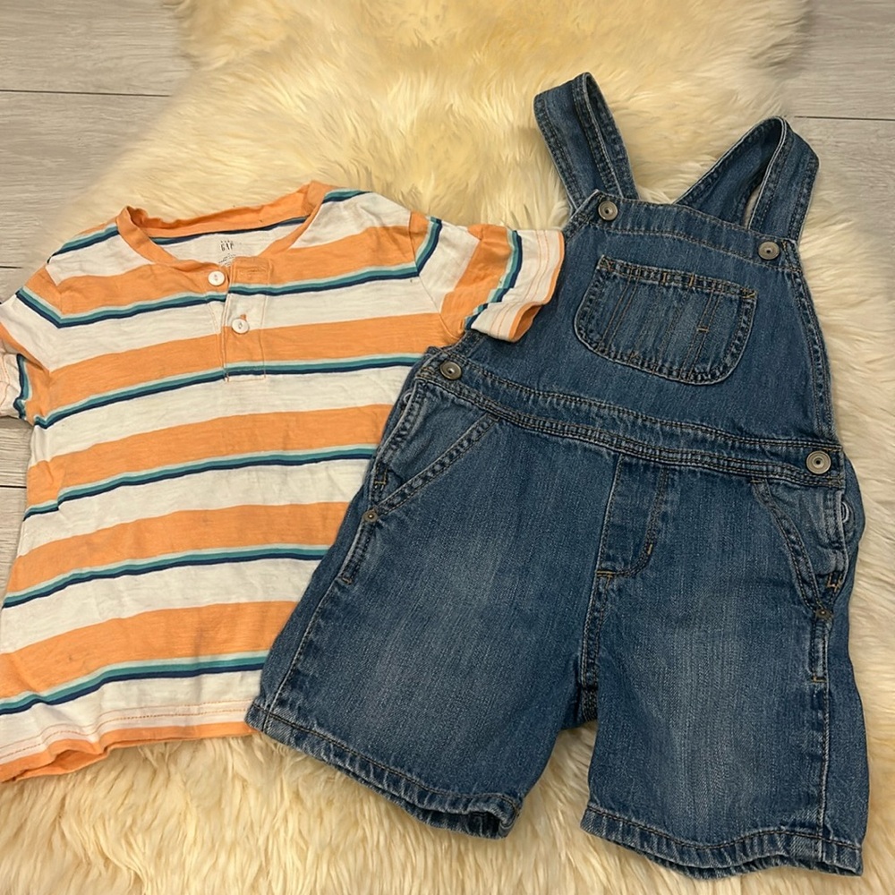 GAP Peach & White Striped Button T-Shirt & Denim Shorts Overalls in Size 4T